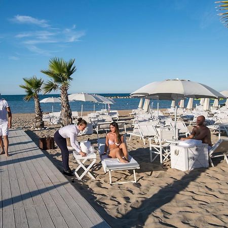 Excelsior Hotel, Spa & Lido Pesaro Exterior photo