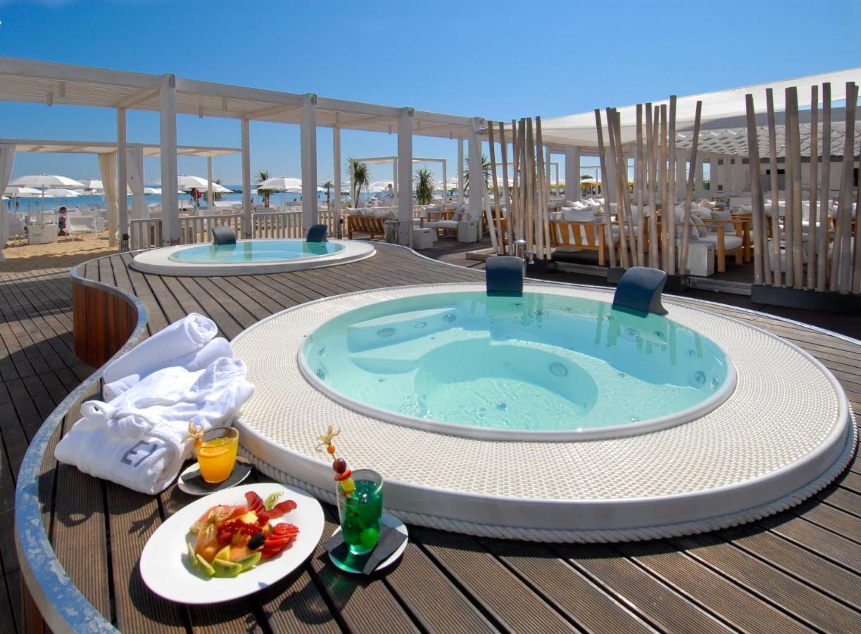 Excelsior Hotel, Spa & Lido Pesaro Exterior photo