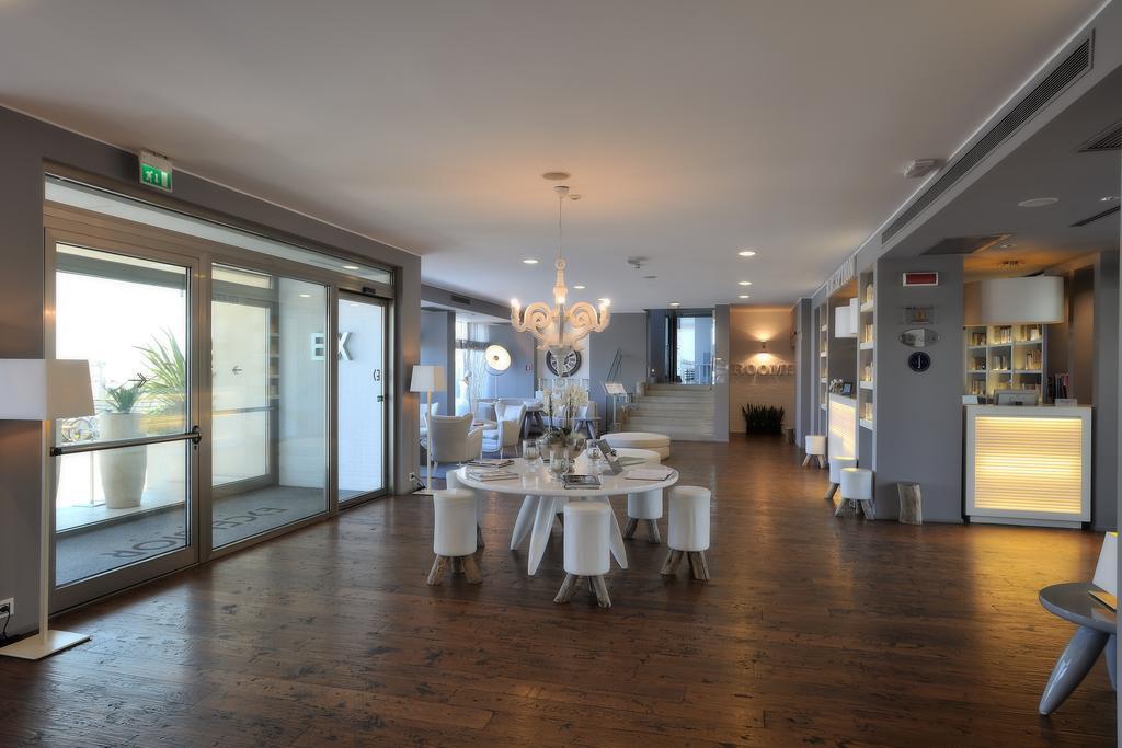 Excelsior Hotel, Spa & Lido Pesaro Exterior photo